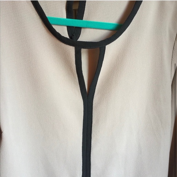 Soft Textured Dove Grey V-Neck Open Cutout Blouse - Picture 2 of 2